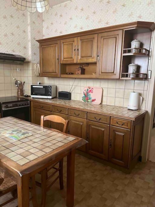 Gite De La Petite Fourmy Saint-Sulpice-les-Feuilles Εξωτερικό φωτογραφία