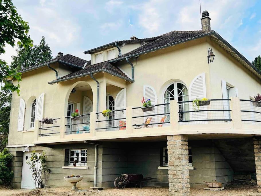 Gite De La Petite Fourmy Saint-Sulpice-les-Feuilles Εξωτερικό φωτογραφία
